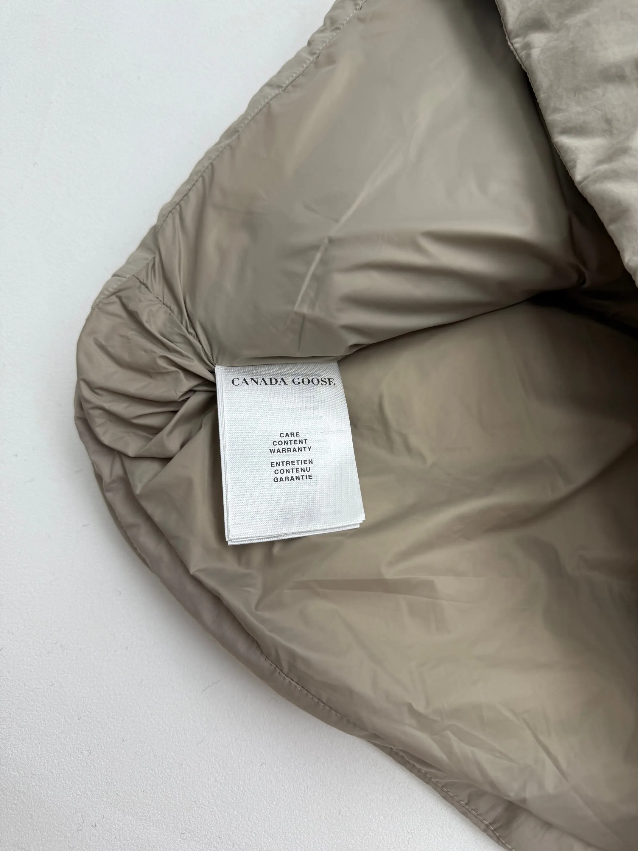 P710 Canada Goose Canada Goose Crofton Series Black Label Lightweight Down Vest S/M/L/XL